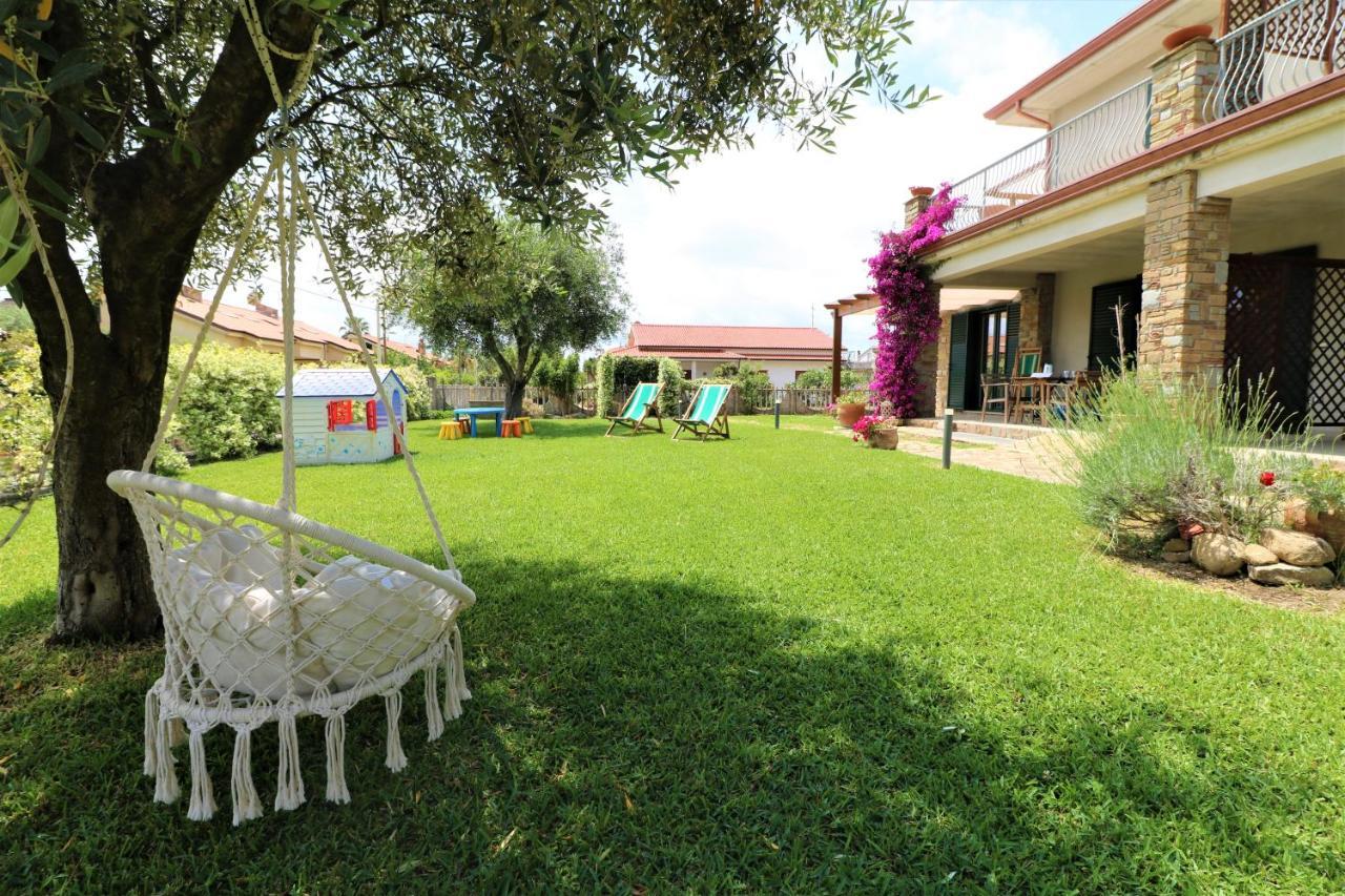 Villa Di Marinella Асчеа Екстериор снимка