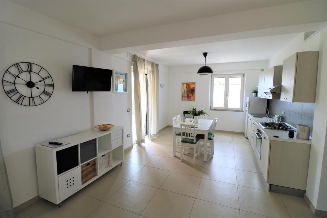 Villa Di Marinella Асчеа Екстериор снимка