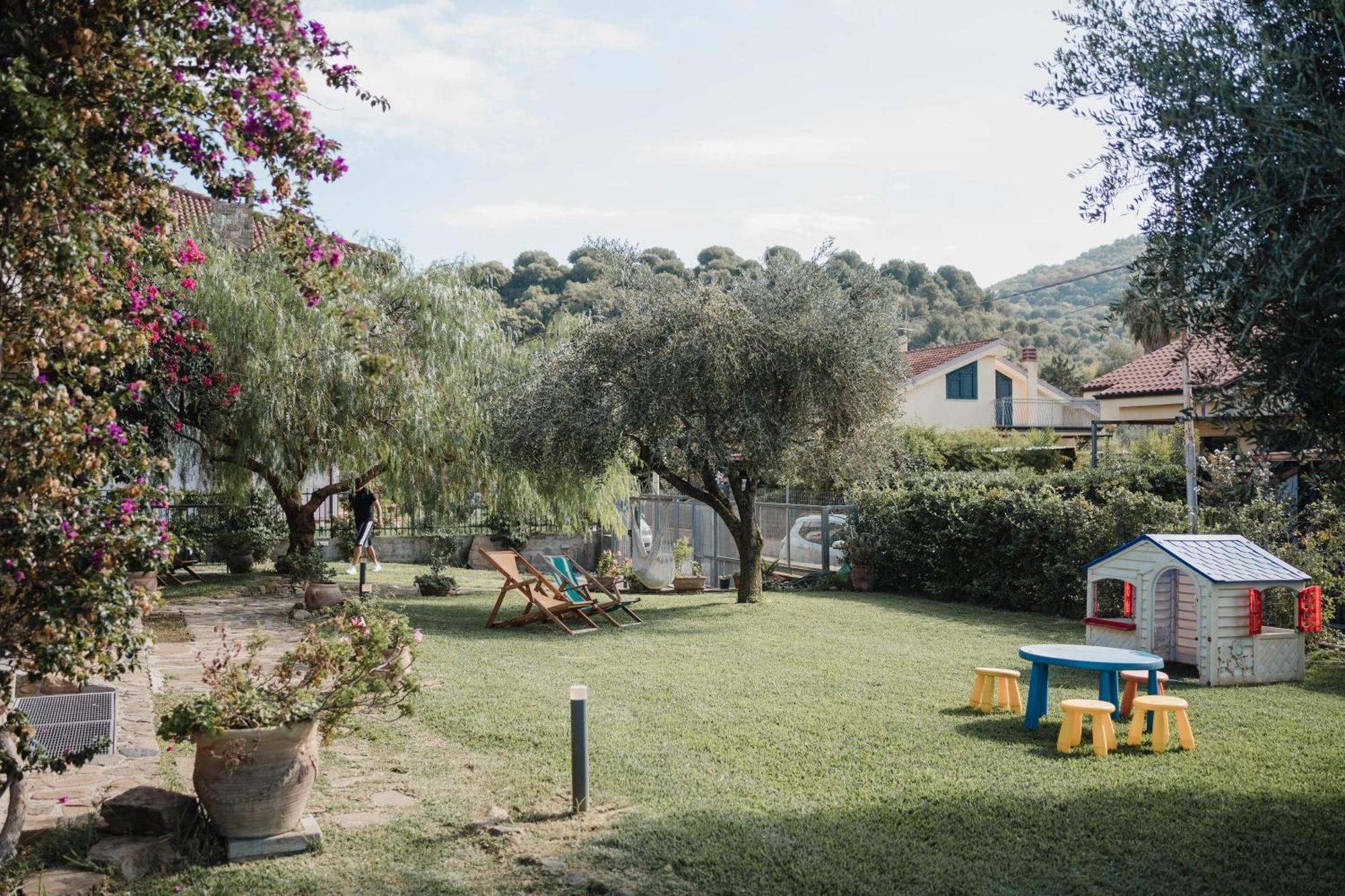 Villa Di Marinella Асчеа Екстериор снимка