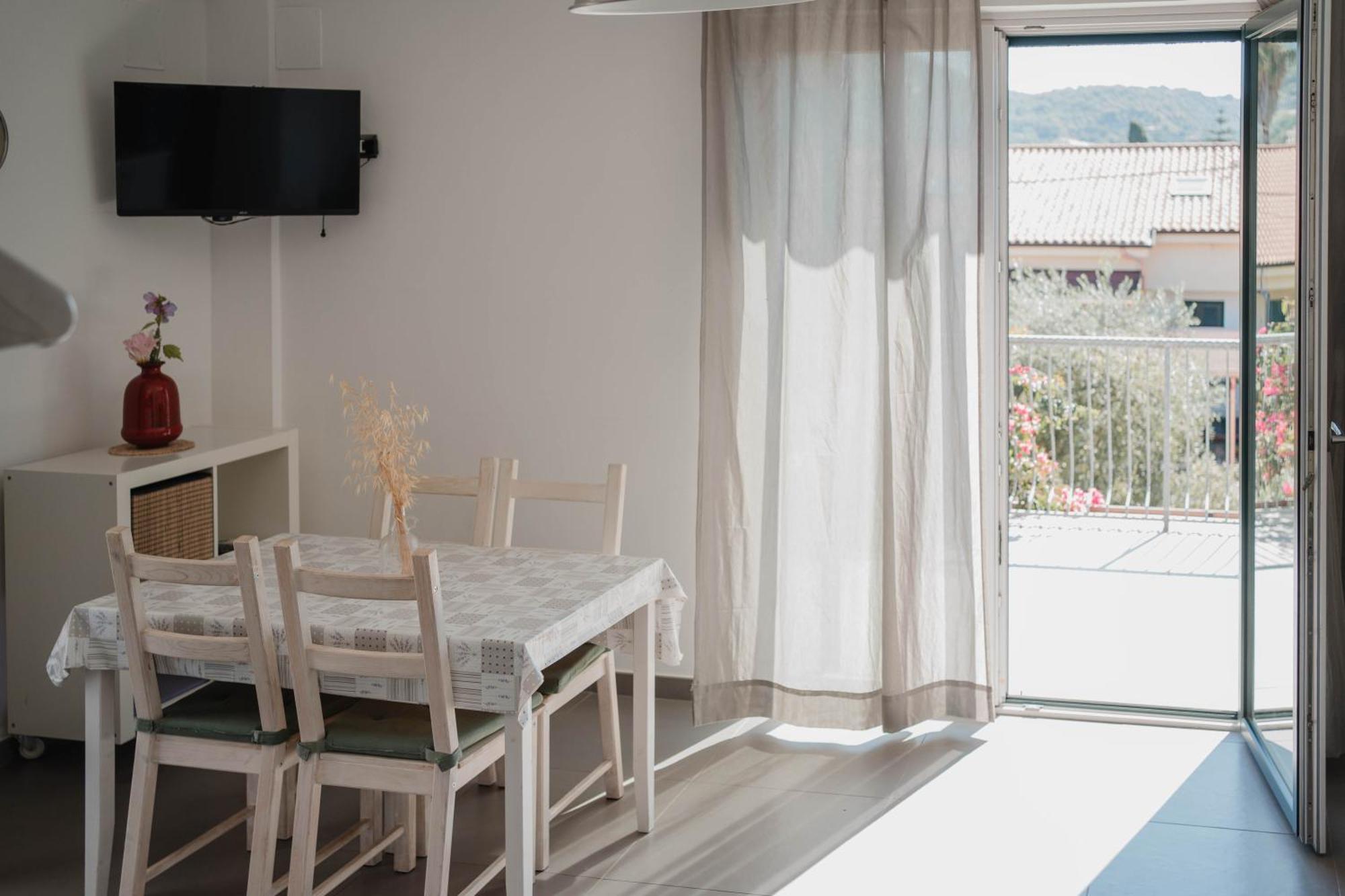 Villa Di Marinella Асчеа Екстериор снимка